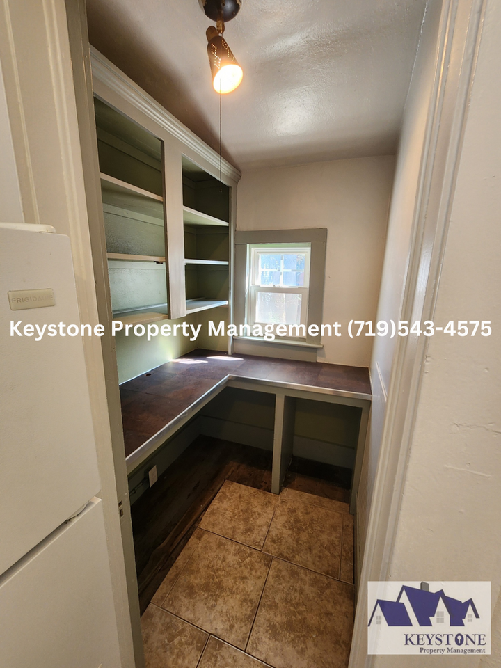 1118 East Routt Avenue - Photo 6 of 19