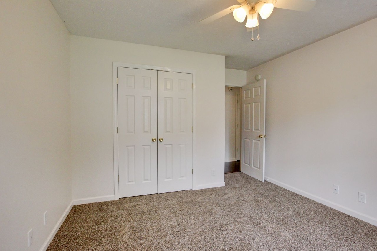 3325 S Senseney Cir - Photo 5 of 50