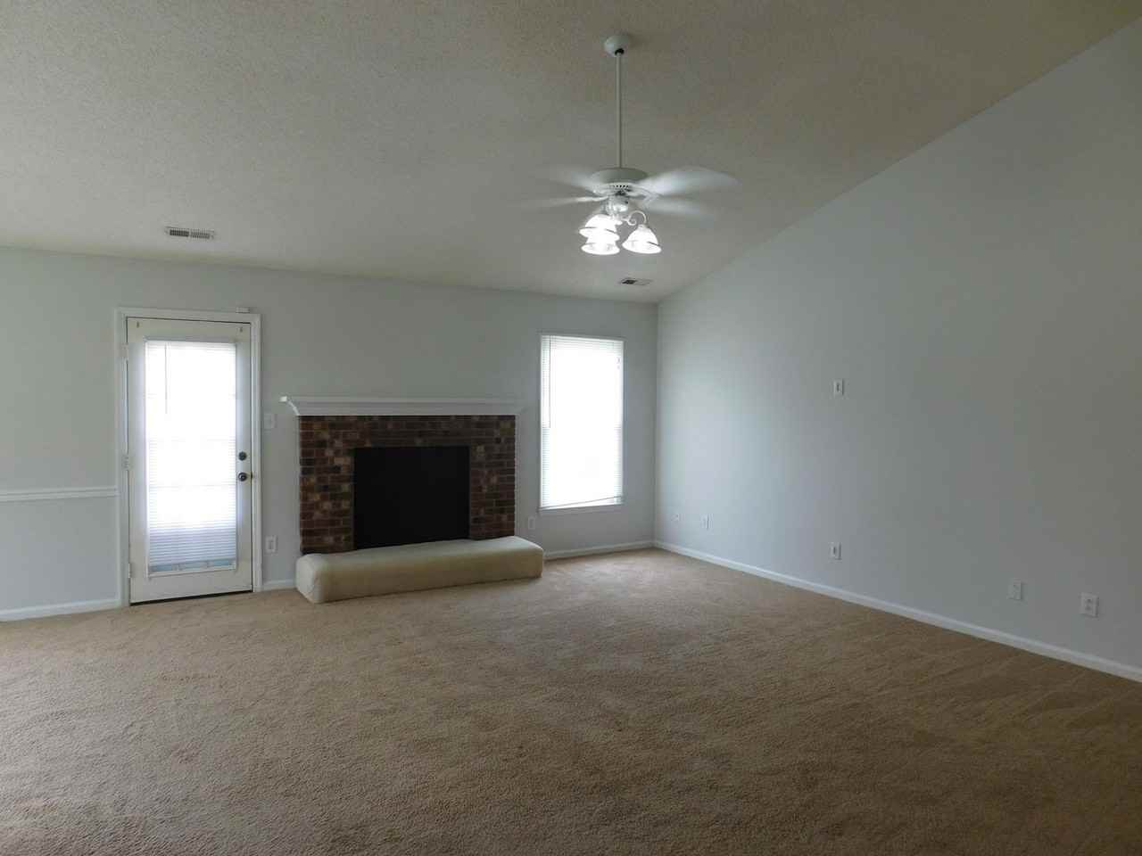 210 Rivershore Dr - Photo 6 of 28