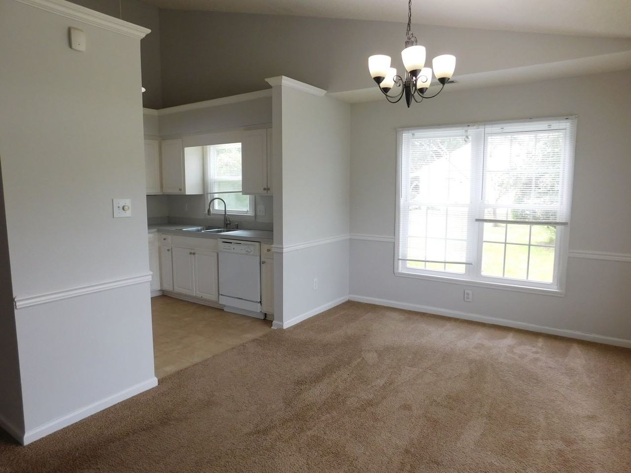 210 Rivershore Dr - Photo 7 of 28