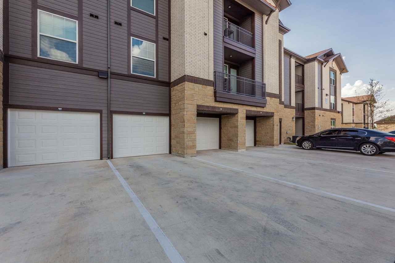 Beacon on Westmoreland - Photo 2 of 50