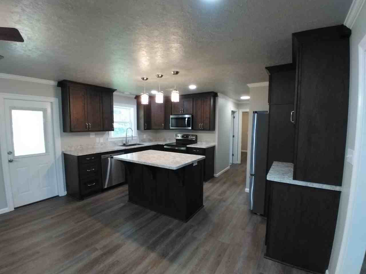 1309 Sunnyside Dr - Photo 2 of 16