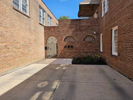 featured image of 114 N Cypress St