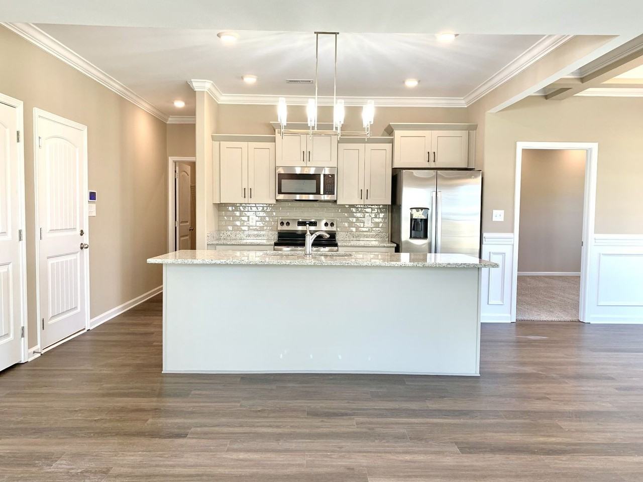 425 Ayden Ln - Photo 7 of 37