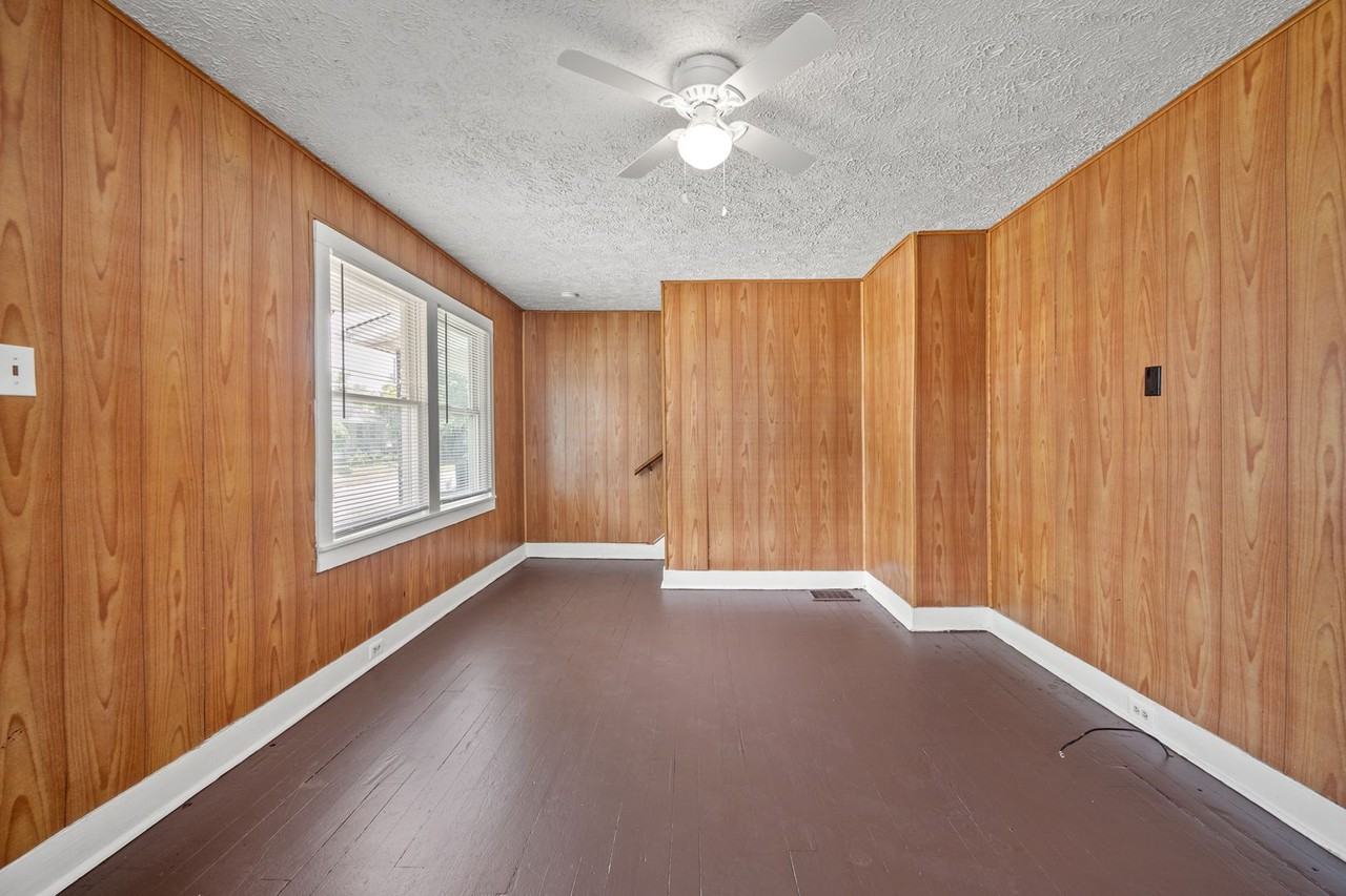 1404 Berry St - Photo 2 of 16