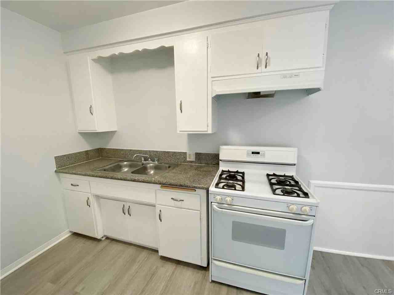 2103 - Photo 5 of 12