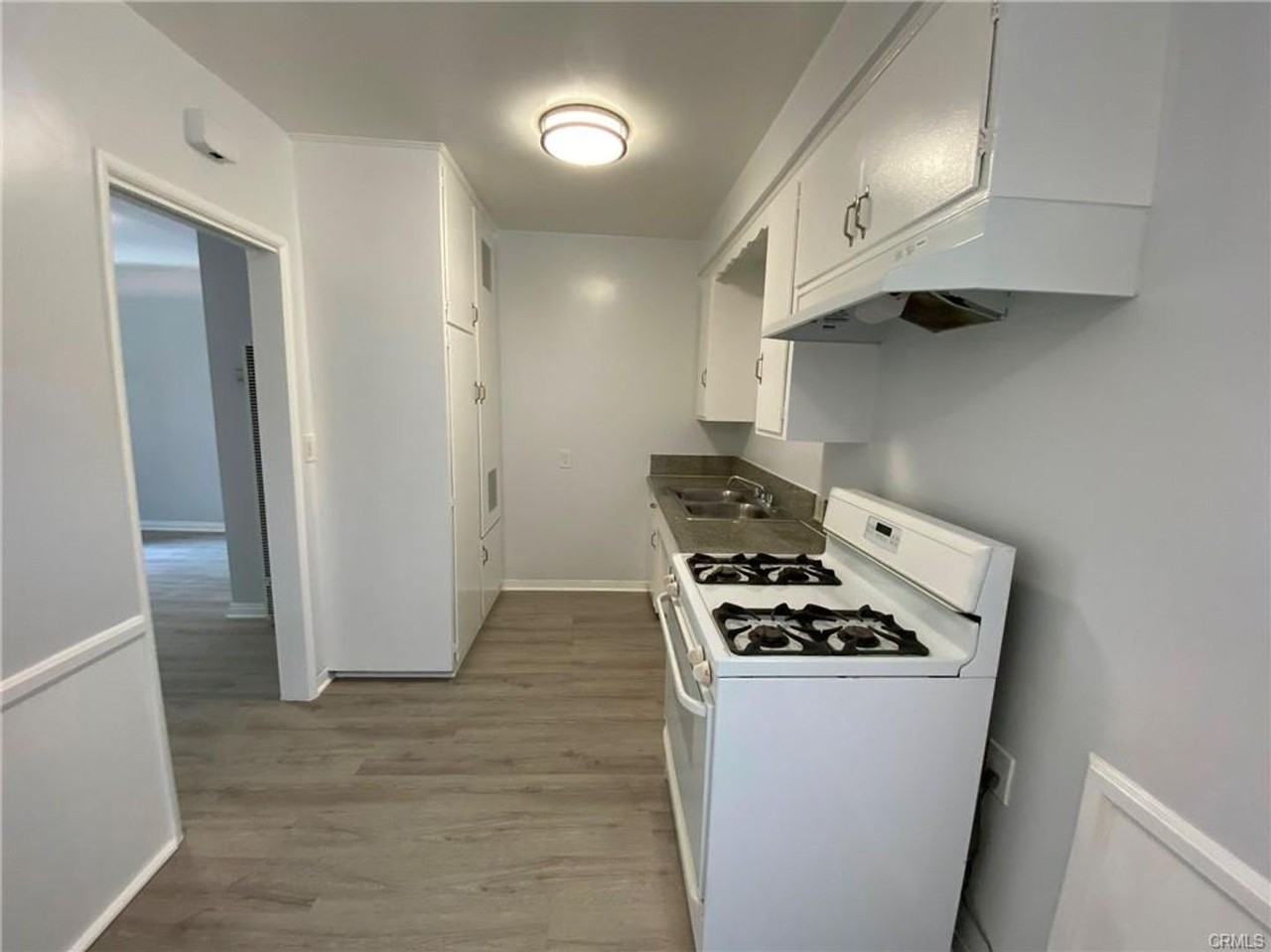 2103 - Photo 6 of 12