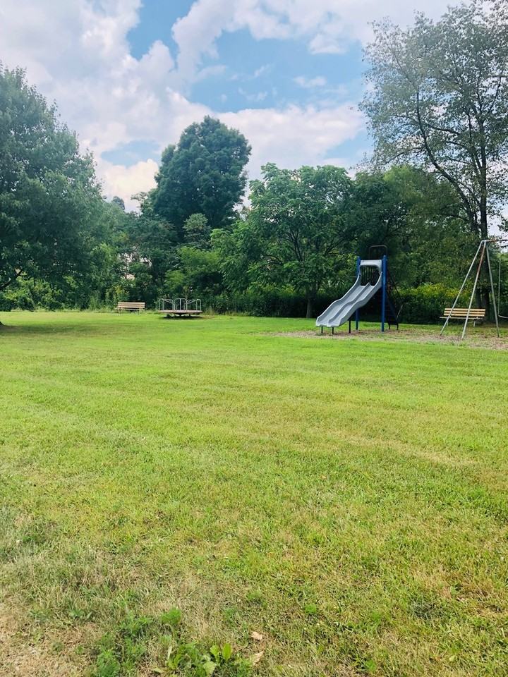 90 Southview Rd - Photo 3 of 50