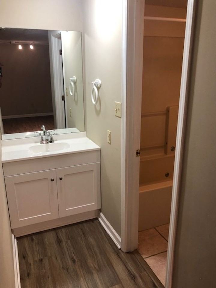 623 N Gloster St #315 - Photo 7 of 12