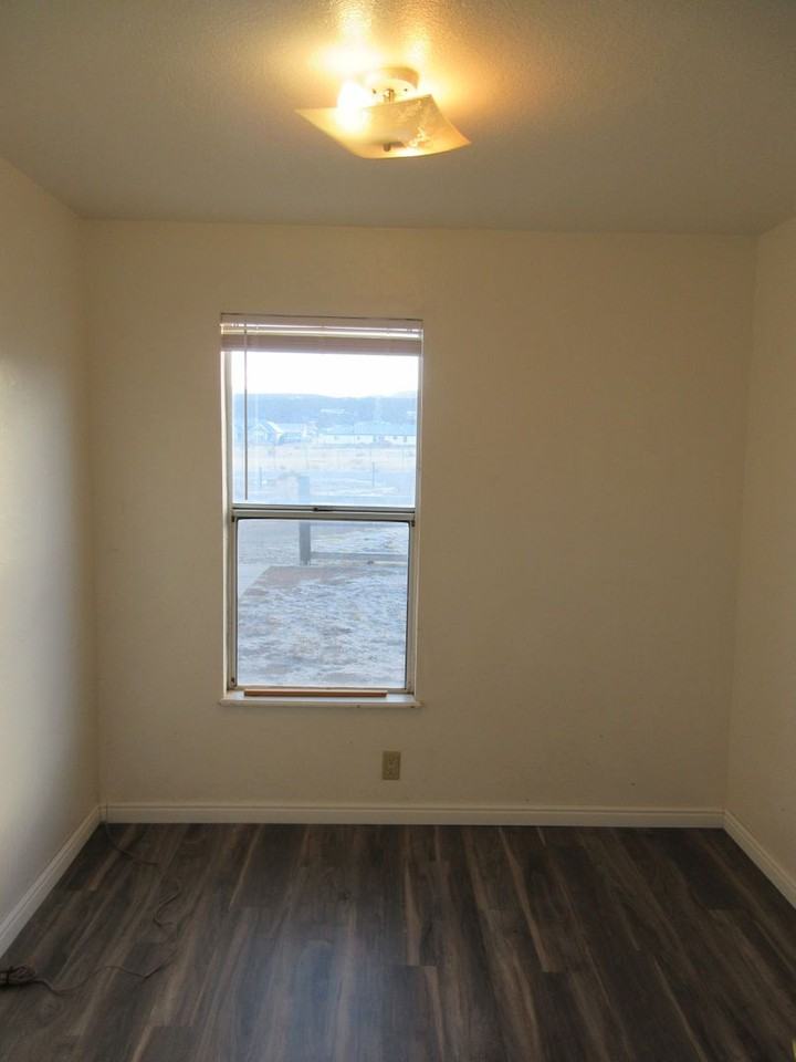 1202 S 4575 W - Photo 6 of 12
