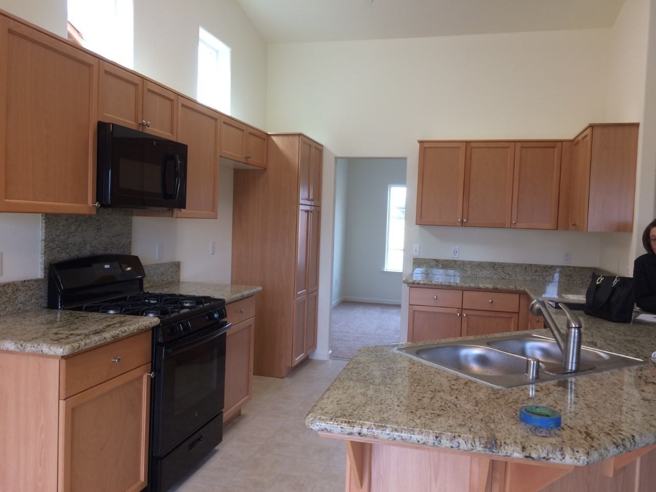 1681 Munras Ave - Photo 3 of 10