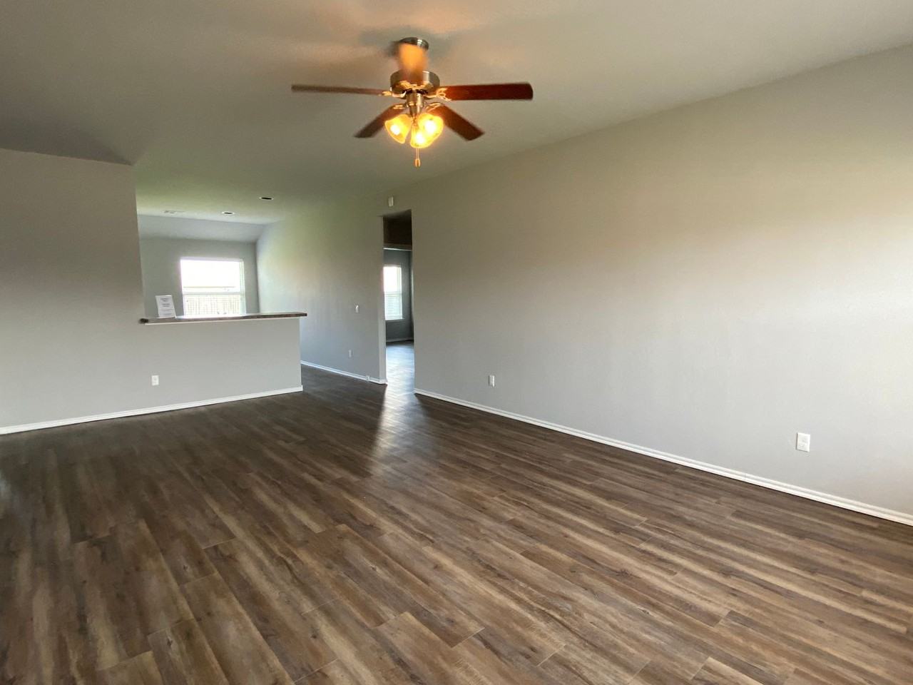 1925 W Autumn Way - Photo 4 of 36