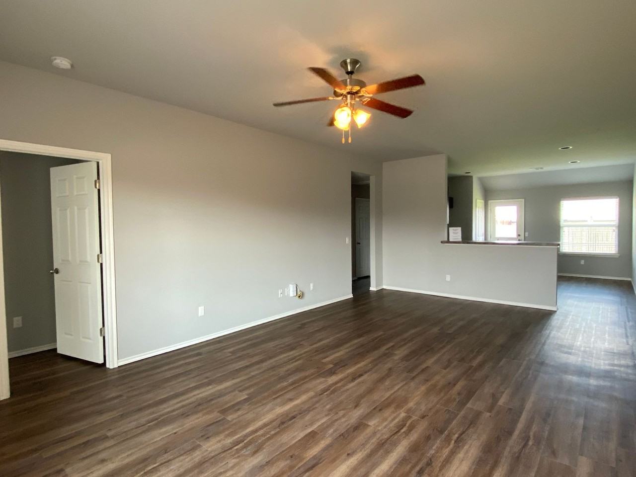 1925 W Autumn Way - Photo 6 of 36