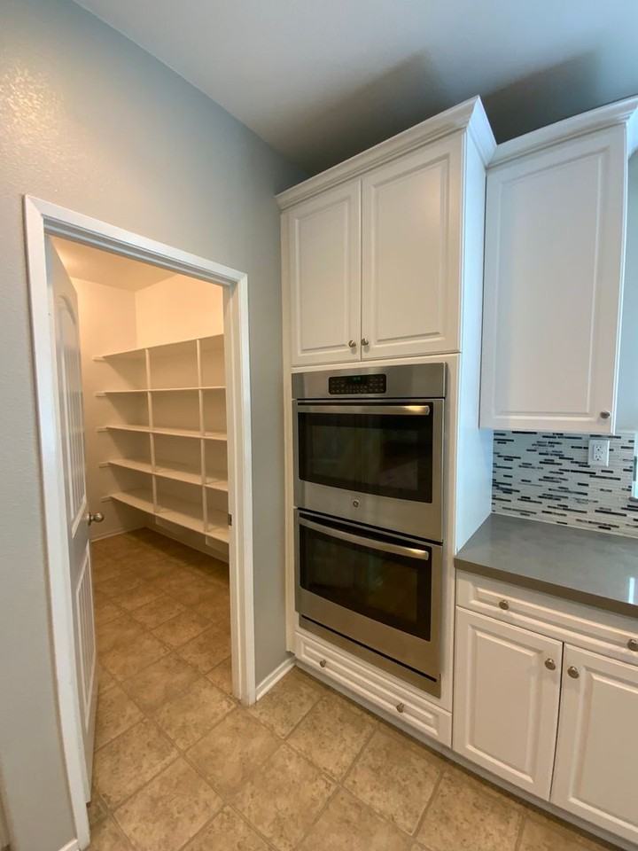 4662 Palmilla Dr - Photo 2 of 18