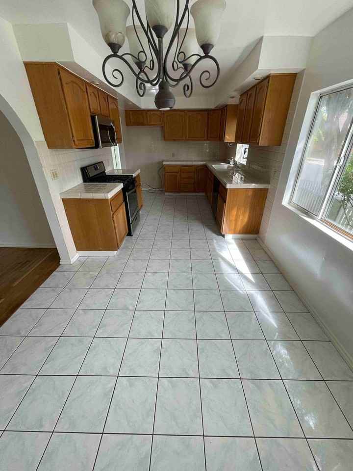 2946 S Beverly Dr - Photo 7 of 25