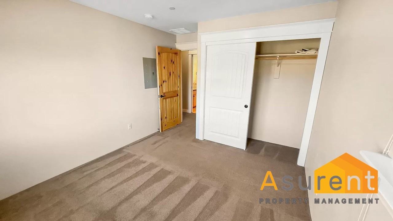 1280 Ashford Way #8 - Photo 7 of 18