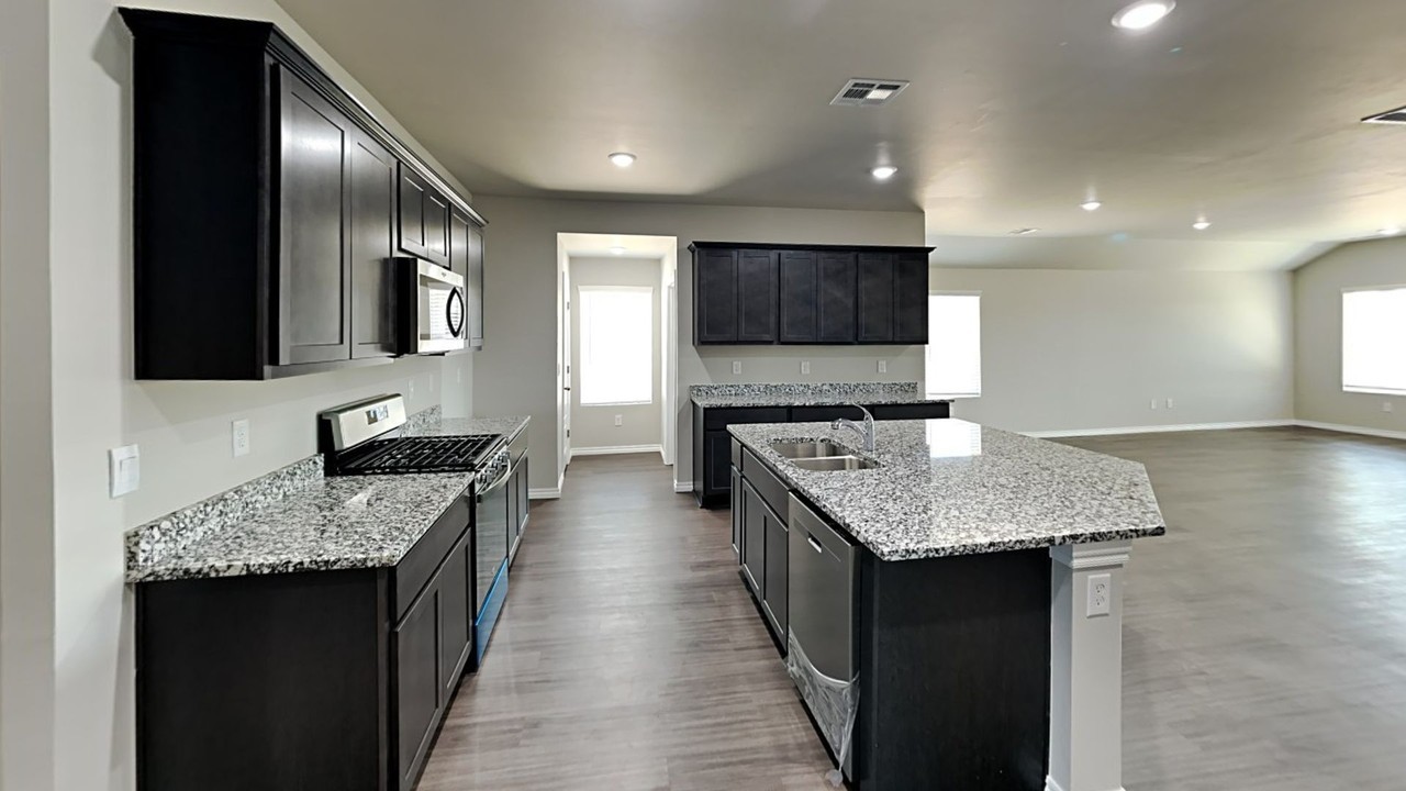 12544 Nw 139th St - Photo 4 of 19