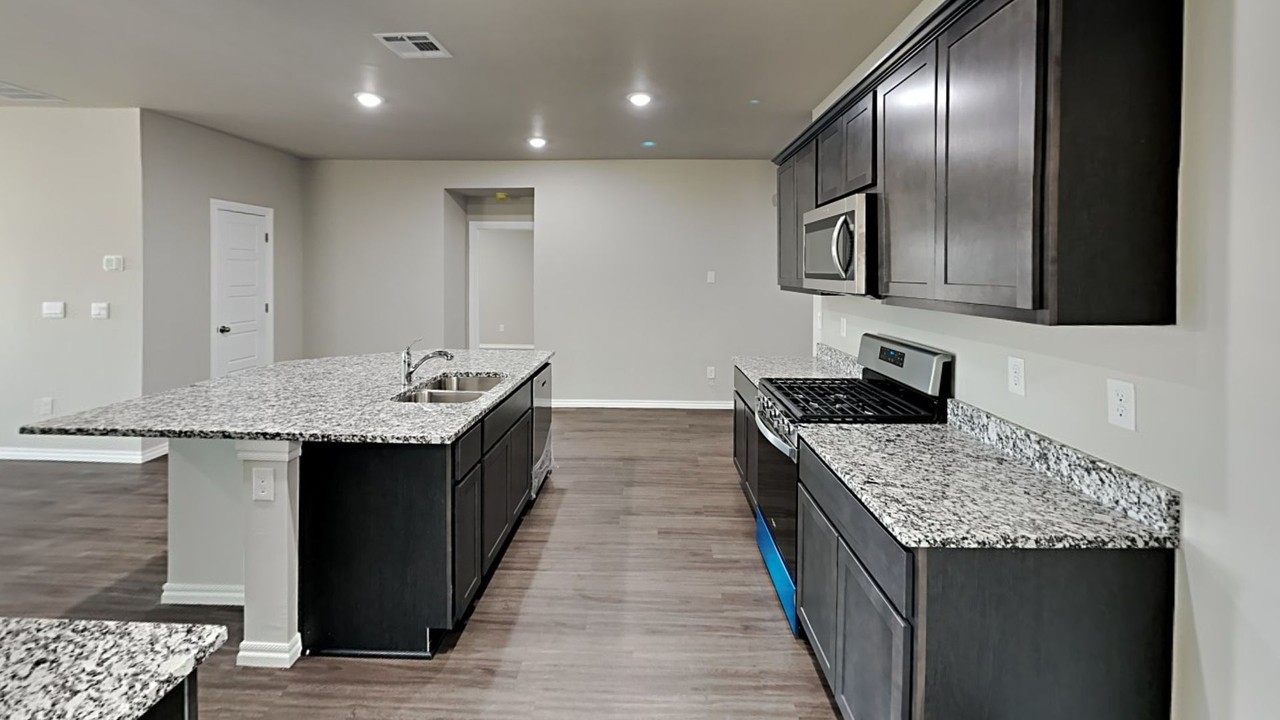 12544 Nw 139th St - Photo 5 of 19