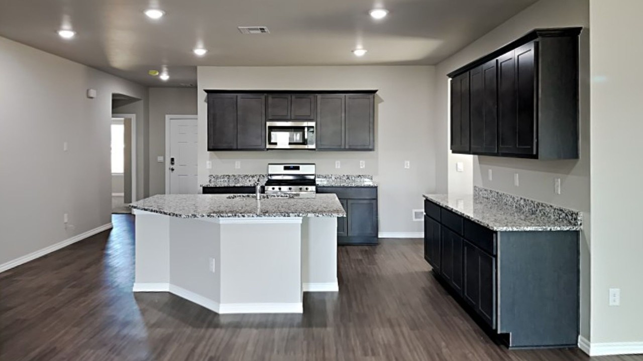 12544 Nw 139th St - Photo 6 of 19