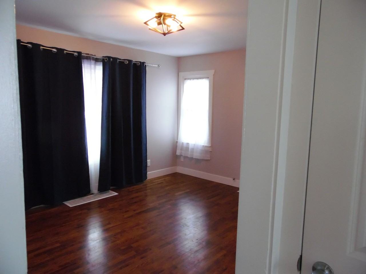 2813 Henderson Dr - Photo 3 of 28