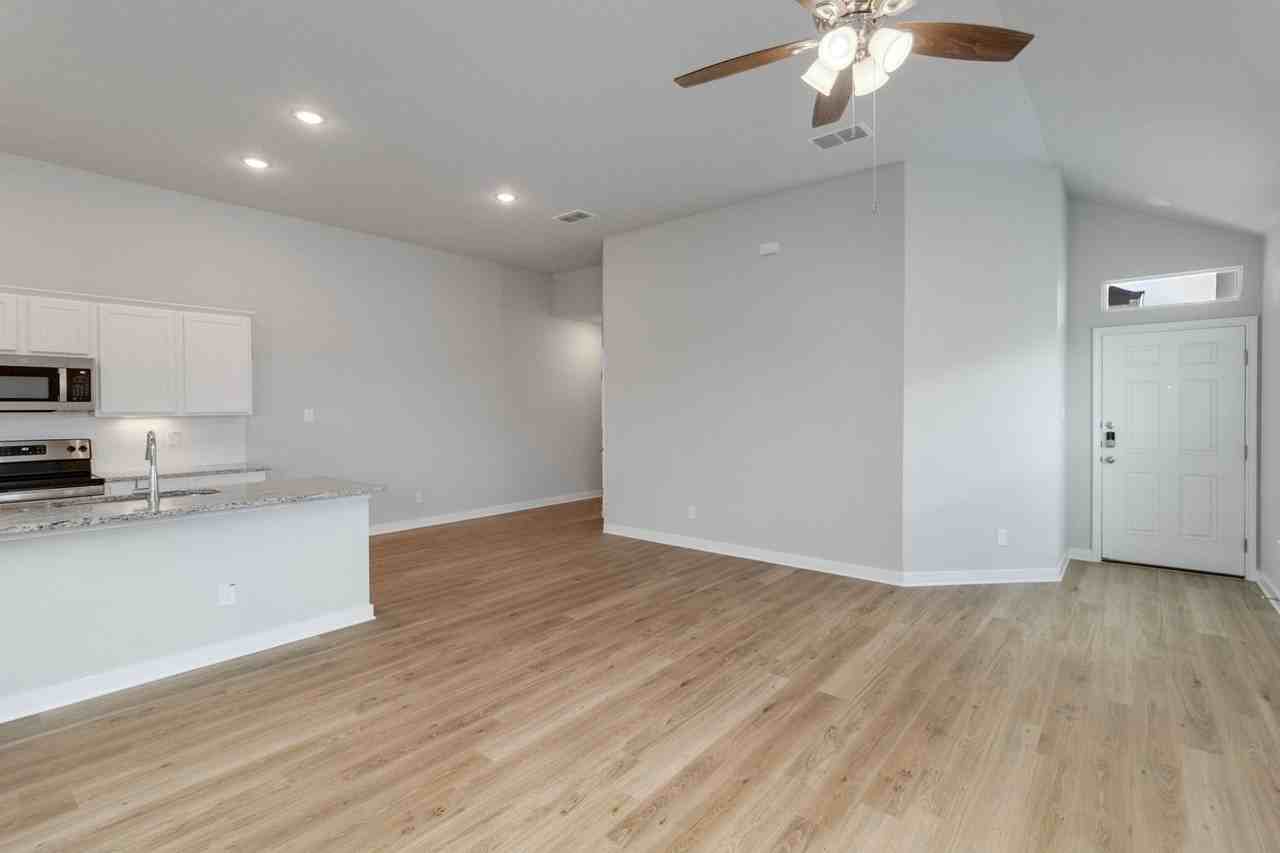 775 Staglin St #B - Photo 4 of 33