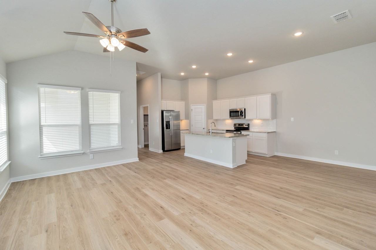 775 Staglin St #B - Photo 5 of 33