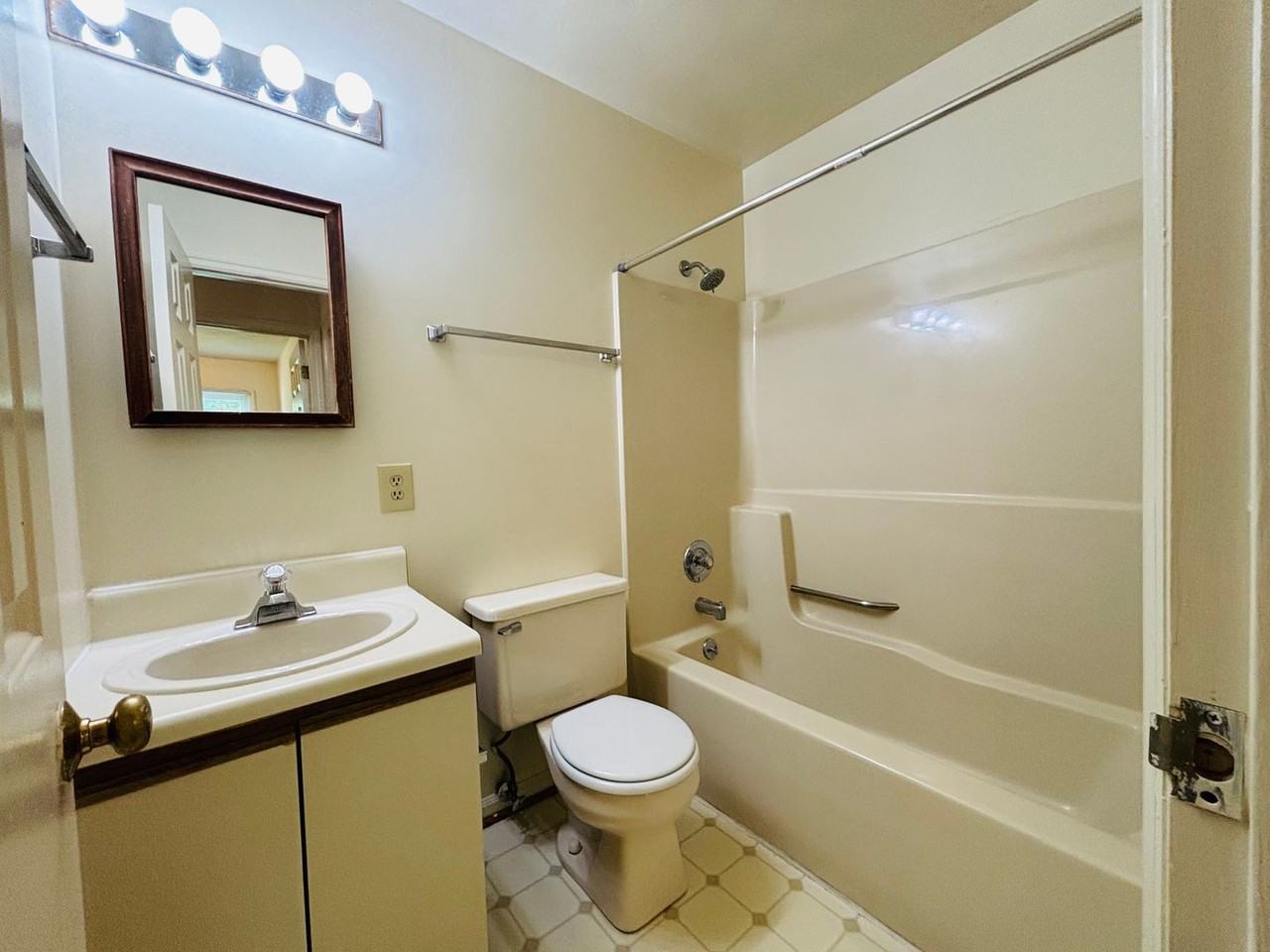 2500 Ridge Rd - Photo 6 of 24