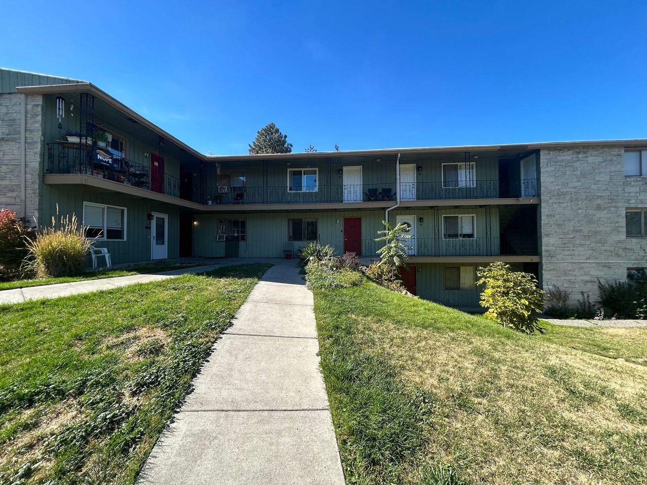 Cedar Terrace Apartments! - Photo 2 of 2