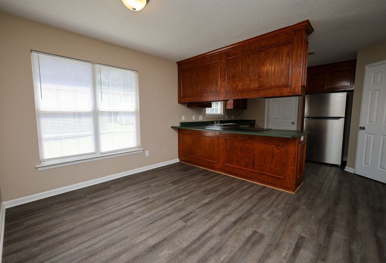 1663 Fresno St - Photo 3 of 10