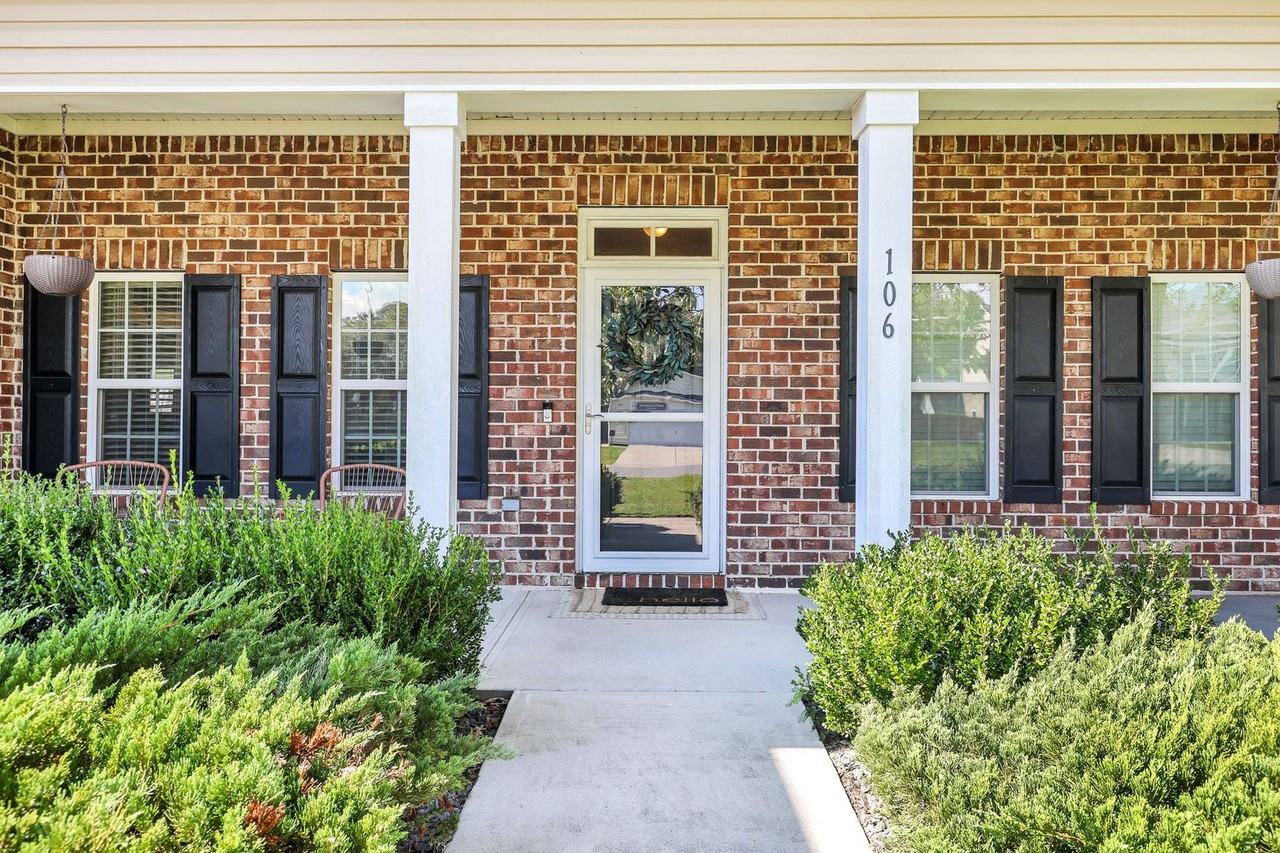 106 Laurel Ln - Photo 3 of 43