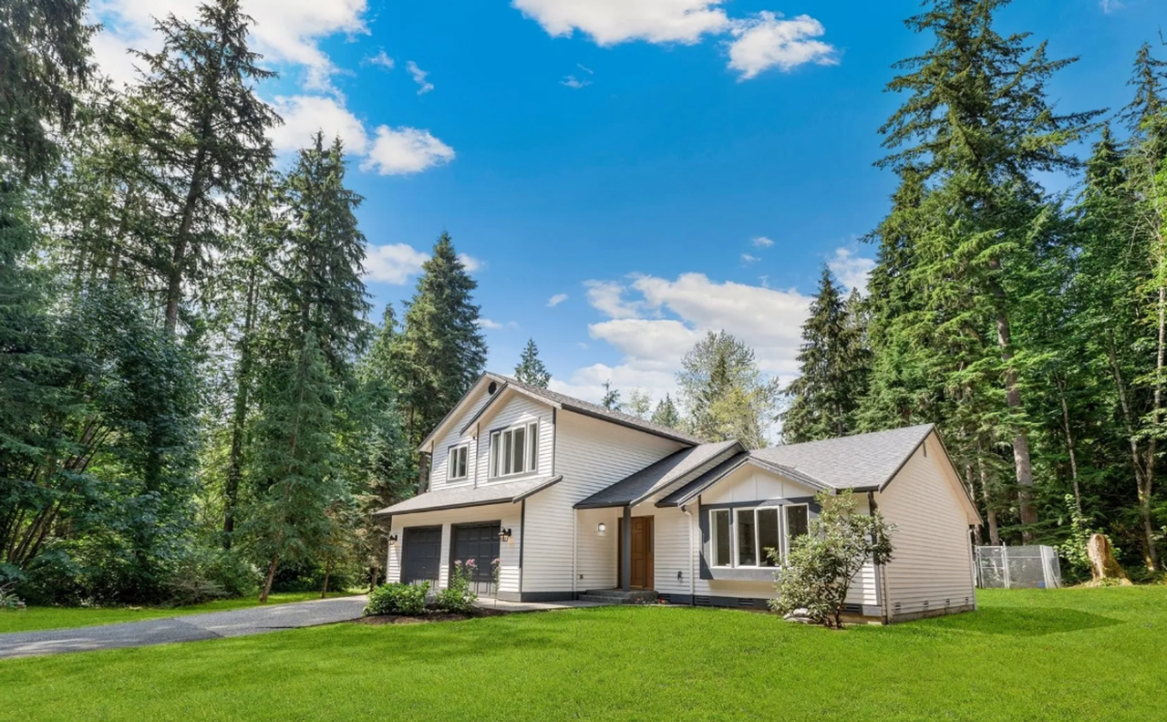 12104 Ingraham Rd - Photo 2 of 21