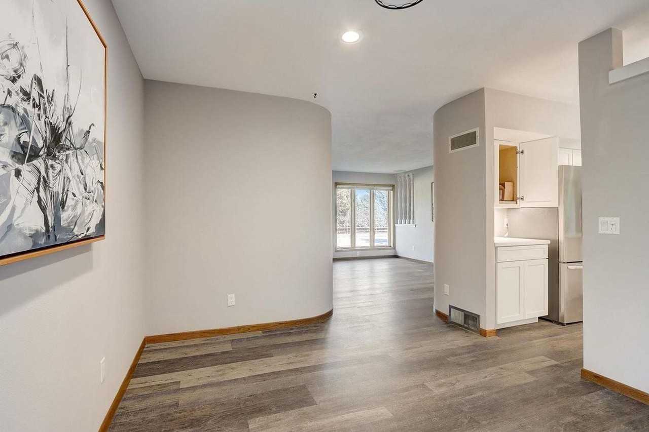 7653 Farmington Way - Photo 7 of 32