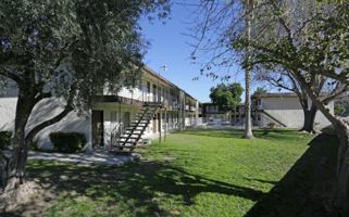 featured image of 3943 N H St