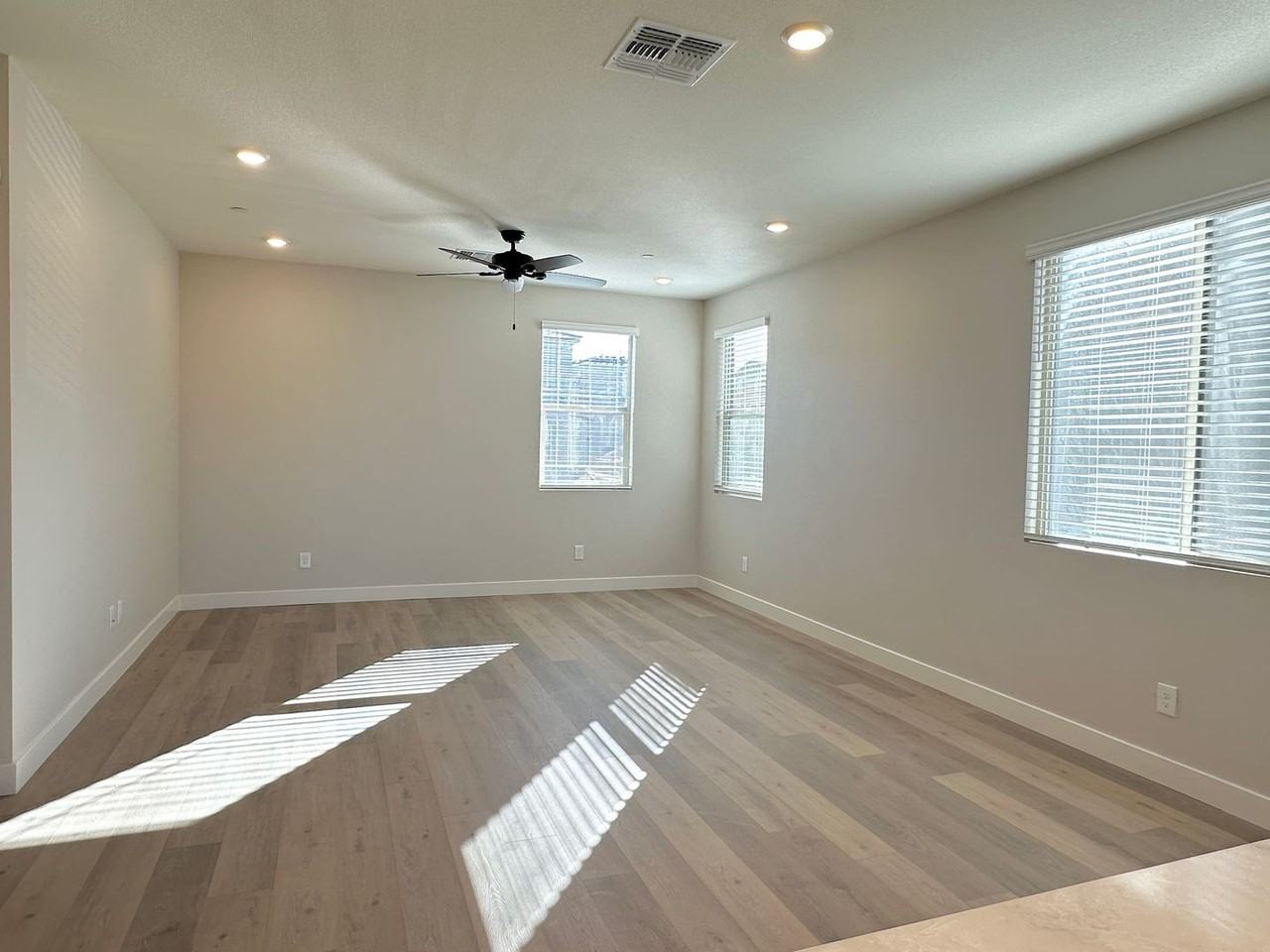 11568 Ashy Storm Ave - Photo 2 of 33