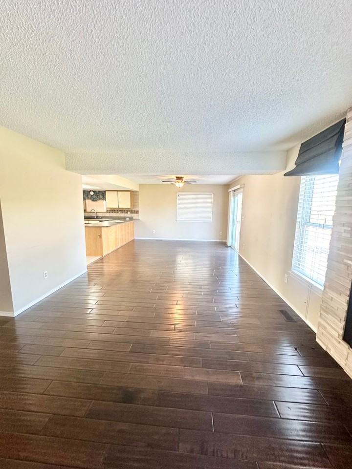 1582 Sausalito Dr - Photo 6 of 26