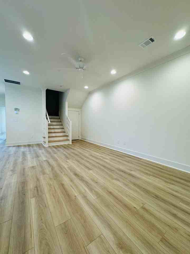1108 Runningvine Ln - Photo 2 of 9