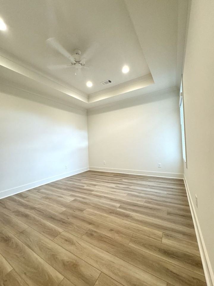 1108 Runningvine Ln - Photo 5 of 9