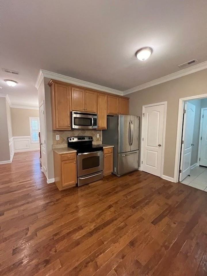 170 Blacksmith Ln - Photo 3 of 18