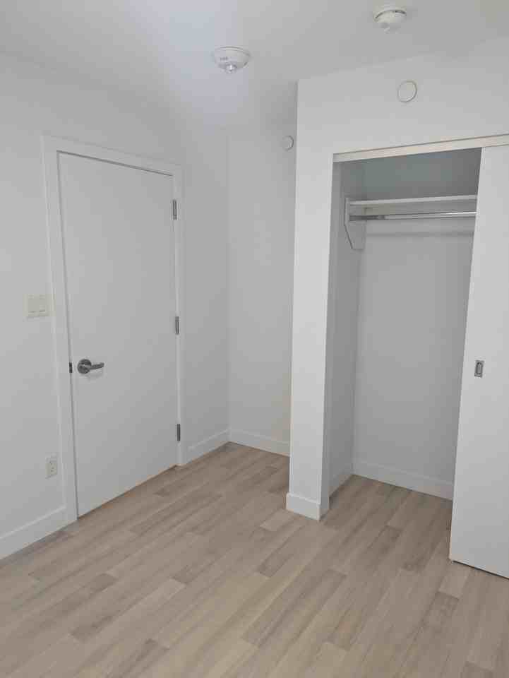 1099 Richards St - Photo 3 of 11