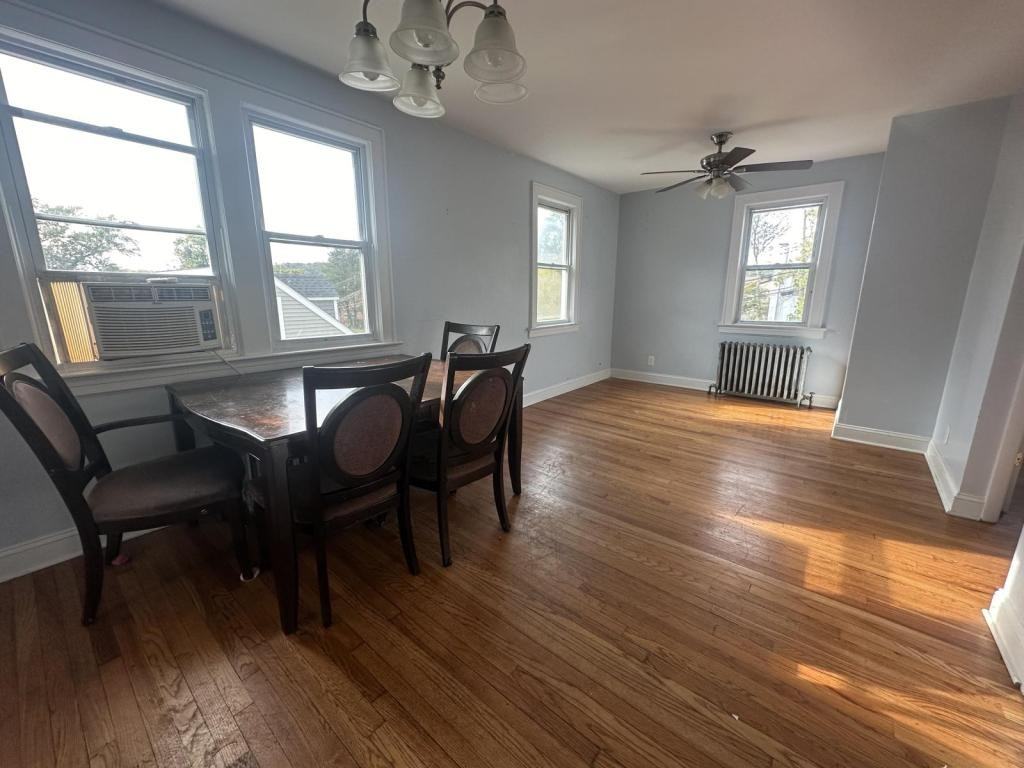 44 White Plains Ave - Photo 2 of 13