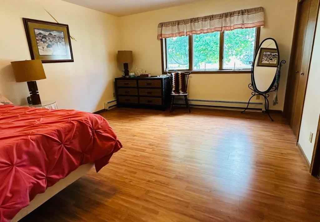 140 Riverside Dr - Photo 2 of 7