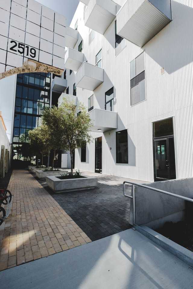 Niima - Photo 5 of 9