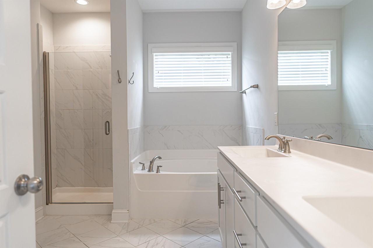 515 Goldenleaf Cir - Photo 3 of 22