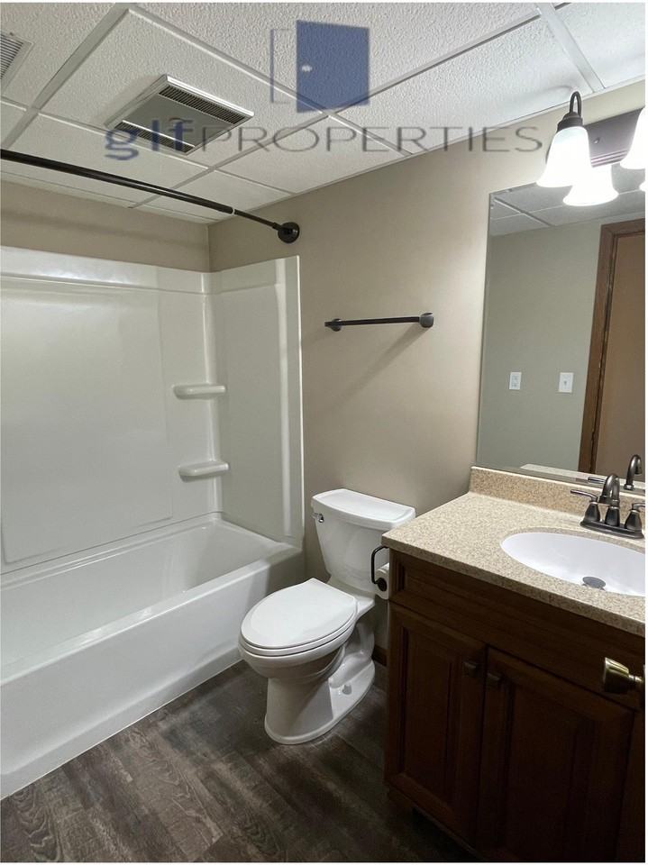 314 S 5th St - Photo 3 of 6