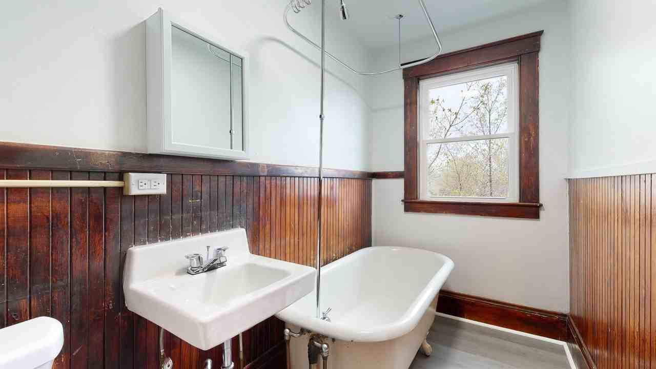 6 Front St - Photo 2 of 16