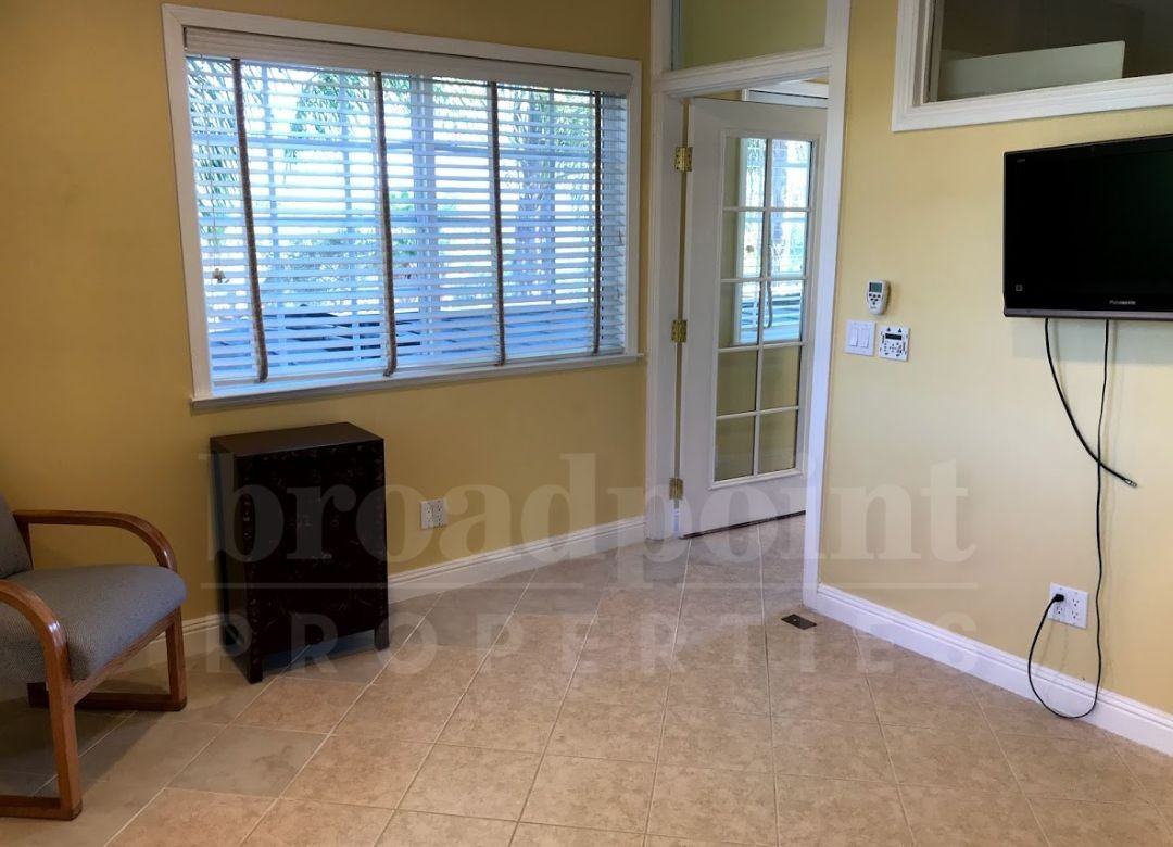 28385 Cavalier Ct - Photo 3 of 12