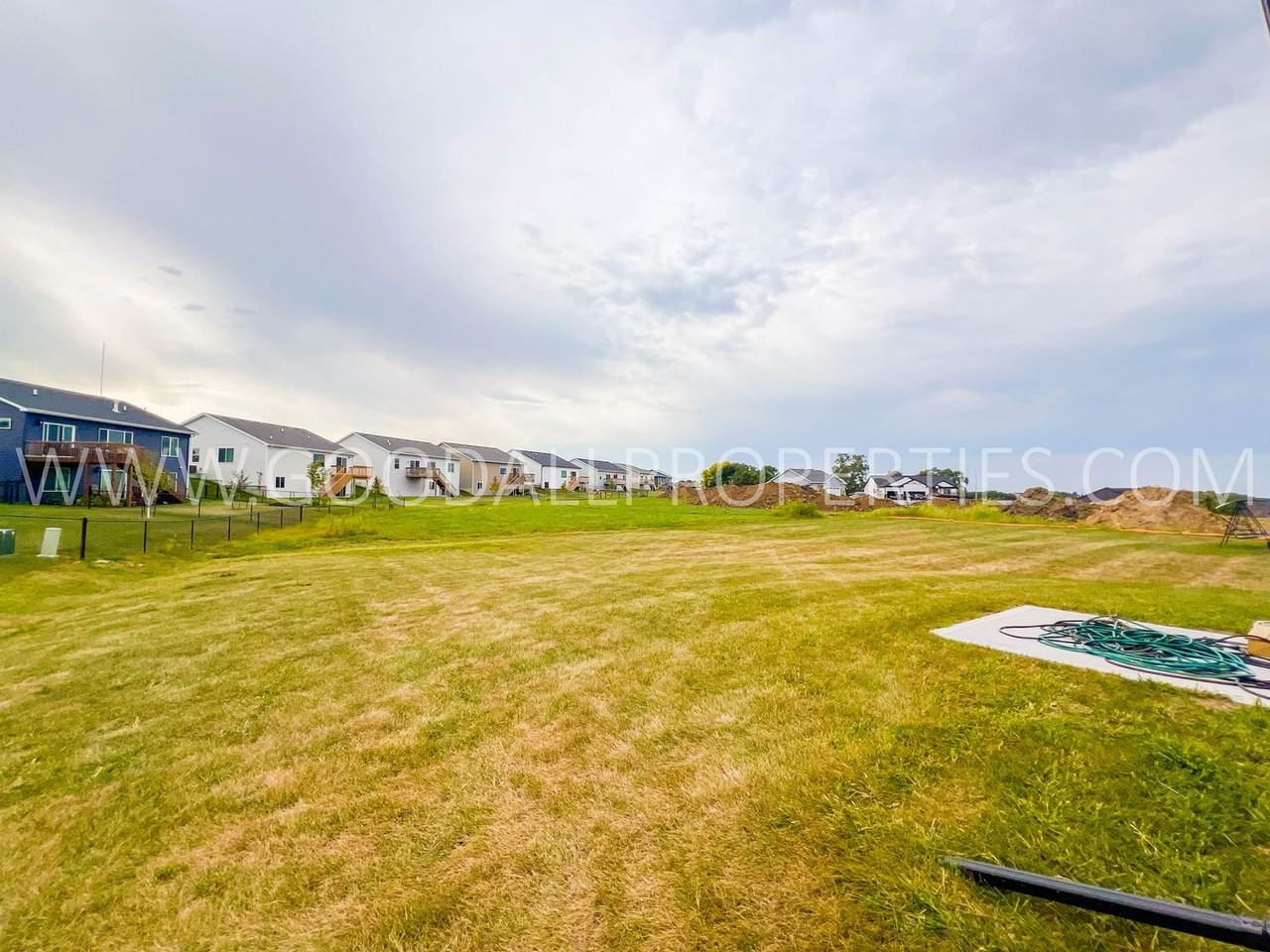 1682 20th Ave Se - Photo 7 of 18