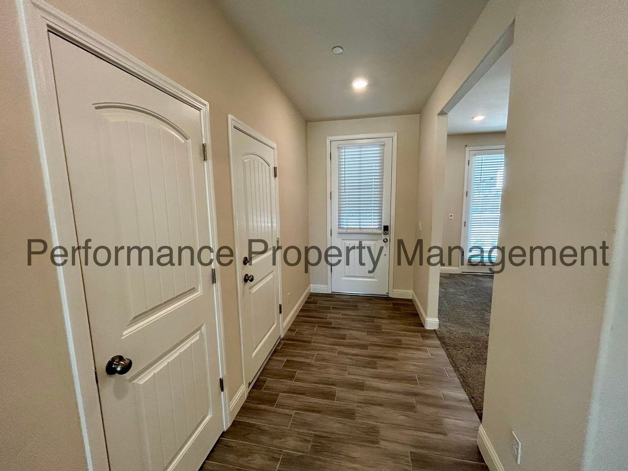 3608 Oak Lake Ln - Photo 3 of 24