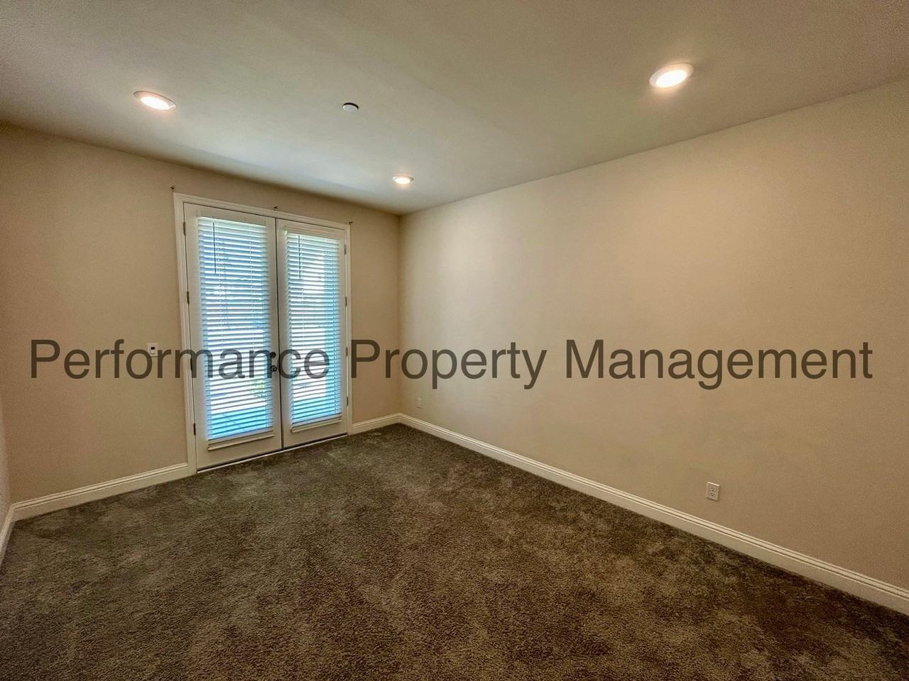 3608 Oak Lake Ln - Photo 4 of 24