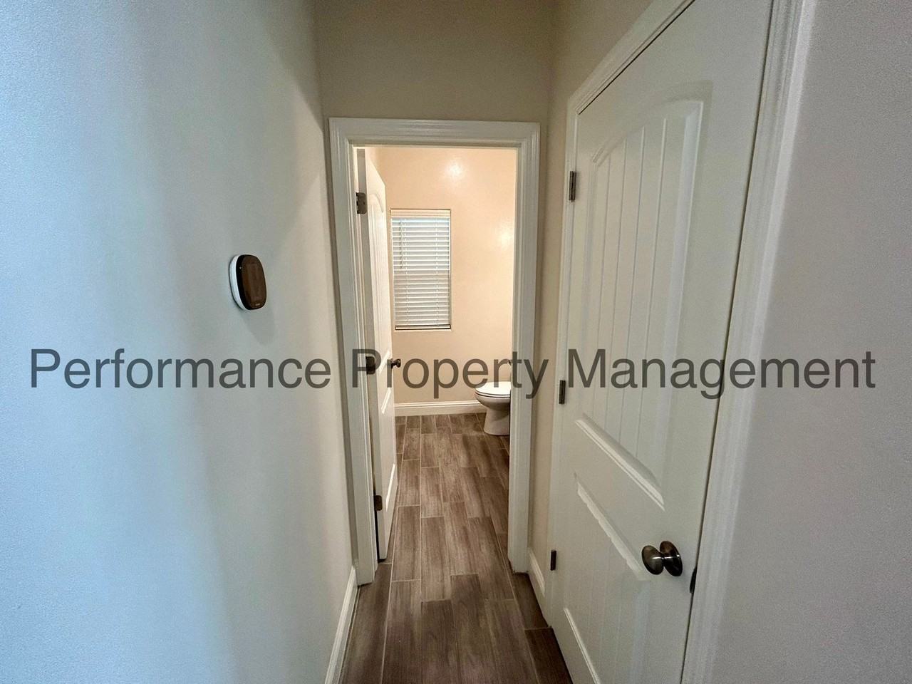3608 Oak Lake Ln - Photo 5 of 24